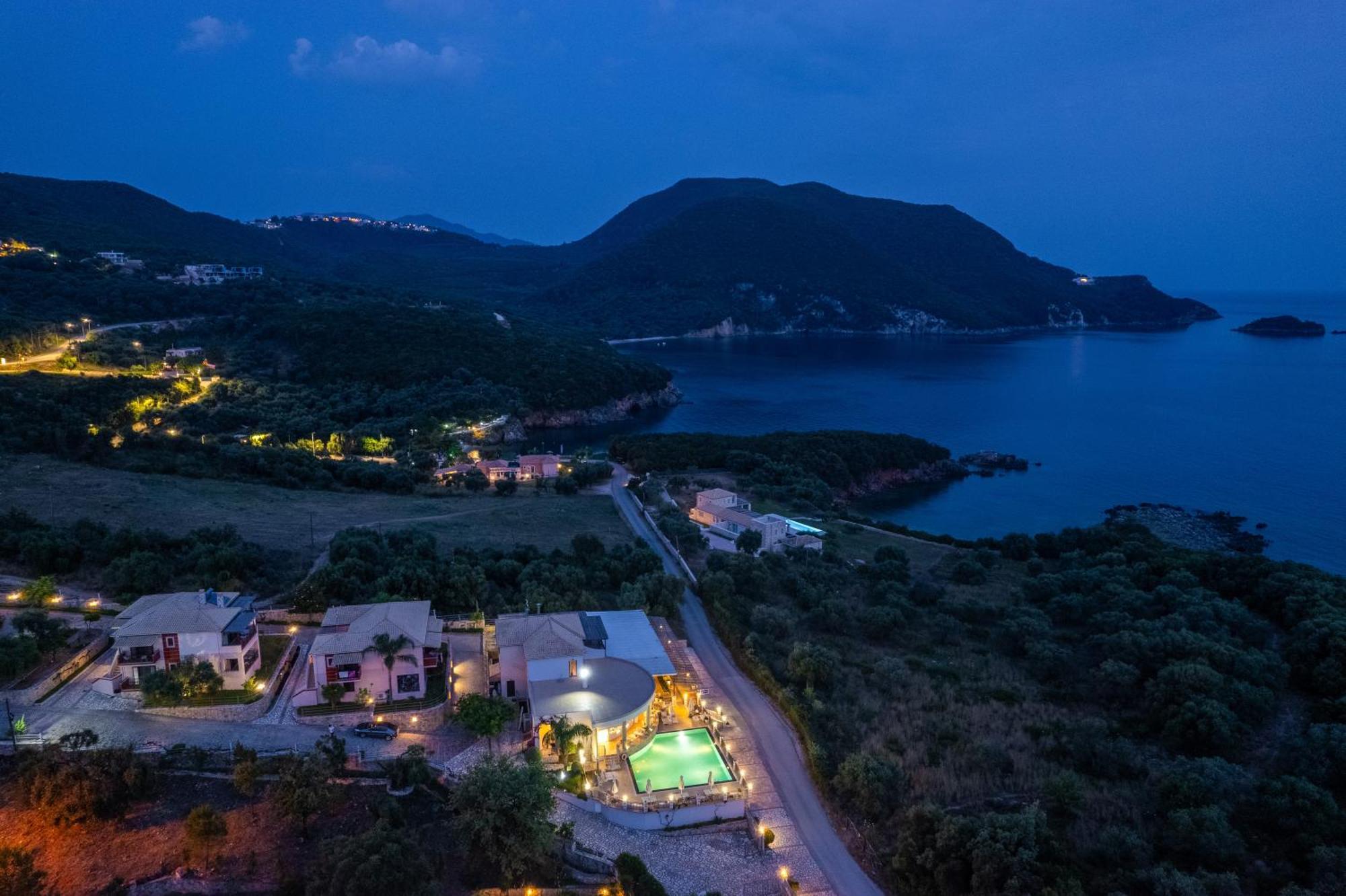 3Aktes Suites & Studios Sivota  Bagian luar foto